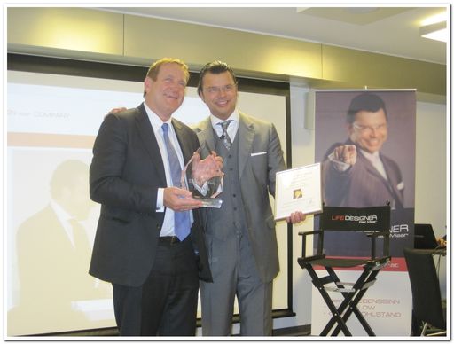 Vorschau Bild von V.l.n.r.: Edgar Geffroy und Paul Misar bei der Preisverleihung