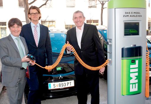  Im Bild (v.li.n.re.) zu sehen: August Hirschbichler / Vorstandssprecher der Salzburg AG, Peter Breuss / Technischer Direktor REWE International AG und Heinz Schaden / Bürgermeister der Stadt Salzburg