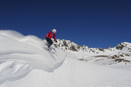 Beim SIGB (Snowsport Industries of Great Britain) Ski Test stellen sich zahlreiche Weltmarken im Kühtai, Österreichs höchstem Wintersportort auf 2.020 Metern Seehöhe, einem wichtigen Branchen-Vergleich.