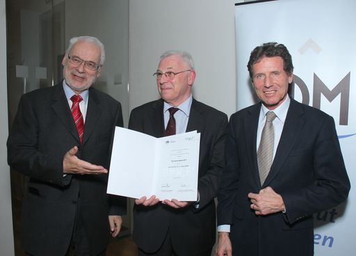 Karlheinz Töchterle und Erhard Busek verleihen Danubius Award an Prof. Dr. Klaus Roth