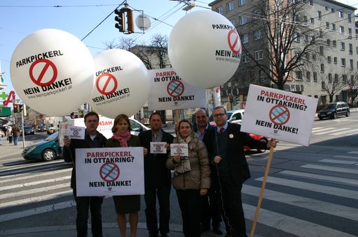  Bildtext: v.l.n.r. Wirtschaftsbundobleute Martin Puaschitz (Penzing), Janina Havelka-Janotka (Autohaus Honda Havelka), Fritz Bugkel (Hernals), Patrizia Fürnkranz-Markus (Rudolfsheim-Fünfhaus), Christian Liedauer (Transporteur), Mag. Andreas Würfl (Ottakring),