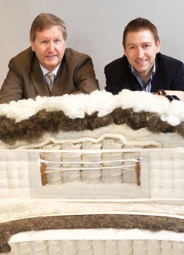  Vi-Spring Director Europe Joop Groos und und Vi-Spring Sales Manager Marco Spoto setzen große Erwartungen in den österreichischen Markt für Luxusbetten.