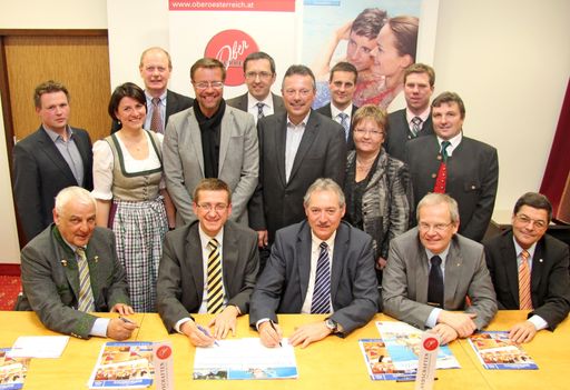 Oberösterreichs Touristiker sind stolz auf die erfolgreiche Entwicklung im Gesundheitsland Oberösterreich und fixieren die Zusammenarbeit für die nächsten Jahre.