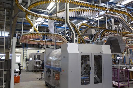 Vorschau Bild von Kompakt, effizient, ökologisch: Die neue Druckmaschine der "Salzburger Nachrichten" positioniert das Medienhaus im digitalen Druckzeitalter europaweit an der Spitze.