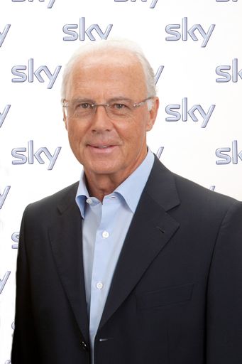 Der Kaiser arbeitet im TV künftig exklusiv für Sky 
Franz Beckenbauer: "Fühle mich bei Sky wie ein Familienmitglied"