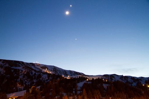  Ein unglaubliches Naturschauspiel kann man momentan auf der Turracher Höhe beobachten. Die Planten Venus und Jupiter leuchten durch die frische, klare Luft und die Höhenlage besonders hell am Sternenhimmel.
