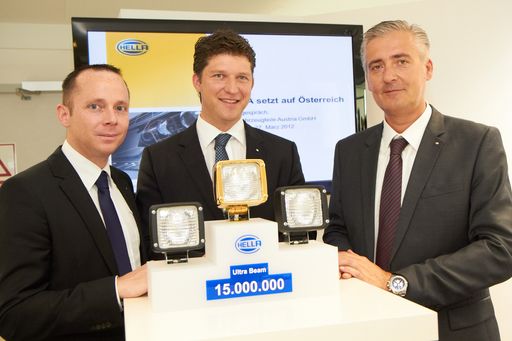 http://www.apa-fotoservice.at/galerie/2824/
Im Bild v.l.n.r. Stefan Maierhofer (Global Product Management HELLA Fahrzeugteile Austria GmbH), Thomas Hiebaum (Geschäftsführer HELLA Fahrzeugteile Austria GmbH) und Manfred Gerger (Geschäftsführer HELLA Fahrzeugteile Austria GmbH)