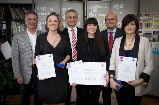  Im Bild v.l.n.r.: Franz Stein (CEO Andersen), Mirjam Dreher (3. Platz AndersART 2012), Georg Ehrenstrasser (COO Andersen), Jasmina Jovy (Gewinnerin AndersART 2012), Reinhard Walz (Leiter Vertrieb & Marketing bei Ögussa, Sponsor des AndersART), Lina Peetz (2. Platz AndersART 2012).