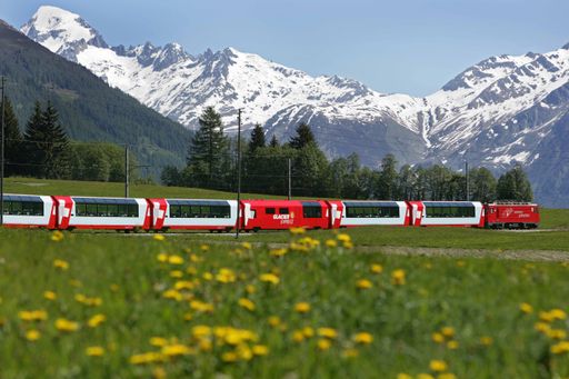 Glacier Express im Goms.