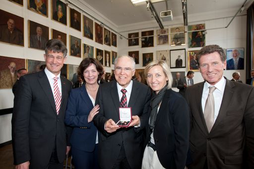 Österreichisches Ehrenkreuz für Wissenschaft und Kunst I. Klasse an Helmut List verliehen