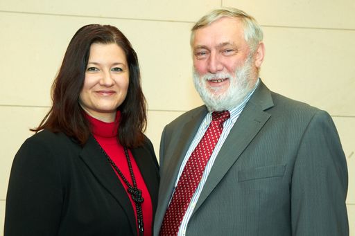 Mag. Andrea Weber, GF der Raiffeisen Klimaschutz-Initiative (RKI), und Dr. Franz Fischler, RKI-Vorsitzender, möchten Jugendliche für das Thema Umwelt begeistern und ermutigen, Ideen für den Klimaschutz zu entwickeln."