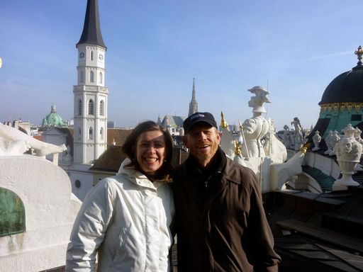 Regisseur Ron Howard und Vienna Film Commission-Geschäftsführerin Marijana Stoisits auf der Michaeler-Kuppel