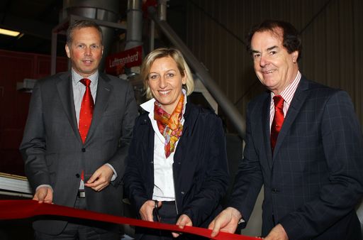 Vorschau Bild von Im Bild (v.l.n.r.): Saubermacher CEO Horst Pirker, LR Kristina Edlinger-Ploder, Hans Roth