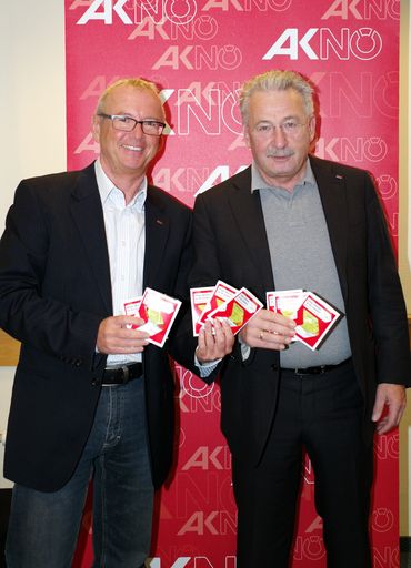 AKNÖ-Präsident Hermann Haneder und Johann Gamper, Leiter der AKNÖ-Abteilung Regionale Aufgaben, stellten die große AKNÖ-Infotour 2012 vor.