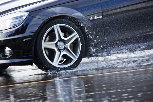  Nokian-Reifen sind die Testsieger in den
Sommerreifen-Tests 2012 / Sieben Testsiege für die Premium-Marke Nokian aus Finnland: die meisten Testsieger aller Marken