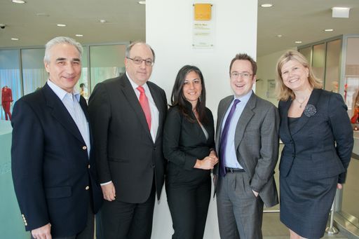 Im Bild v.l.n.r. Architekt Thomas Feiger, Dr. Ariel Muzicant, Vizebürgermeisterin Maria Vassilakou, MMag. Philipp Kaufmann, Mag. Doris Wirth