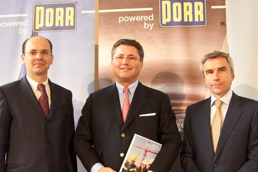 http://www.apa-fotoservice.at/galerie/2920 Im Bild v.l.n.r.: MMag. Christian B. Maier (Mitglied des Vorstandes), Ing. Karl-Heinz Strauss, MBA (Vorstandsvorsitzender) und Dipl.-Ing. Hans Wenkenbach (Mitglied des Vorstandes)