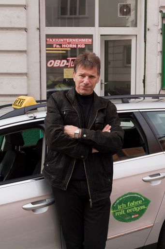 Vorschau Bild von Der Wiener Taxiunternehmer Friedrich Horn erspart sich mit seinen Erdgastaxis nahezu 25.000 Euro im Jahr.
