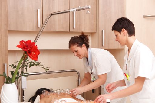 Schröpfen wird im Hartmannspital vor allem in der Schmerztherapie angewandt.