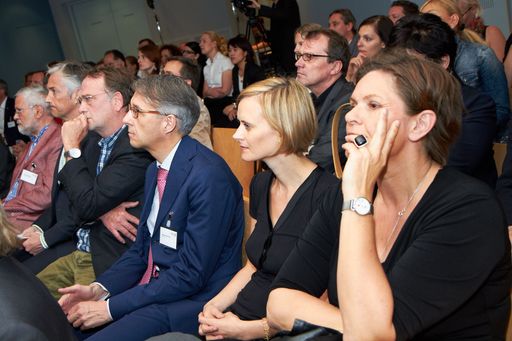 Vorschau Bild von Zahlreiche Gäste aus der Tourismus- und Kommunikationsbranche trafen einander im Haus der Musik bei der 4. Tourismus Community Austria (TCA). Unter dem Titel "Beyond Booking - Vernetzte Produkte sind mehr wert" suchte die Branche am Mittwoch, 2. Mai 2012, nach Synergien und Potenzialen, um den österreichischen Tourismus mitsamt seinen Regionen, Marken und Produkten zu stärken.