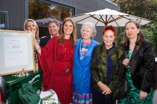 Im Bild v.l.n.r. Ehepaar Hohenlohe, Feinschmeckerin Sarah Wiener, Gastgeberin Christiane Underberg, die Mutter von Sarah Wiener Lore Heuermann und Hubertine Underberg-Ruder.