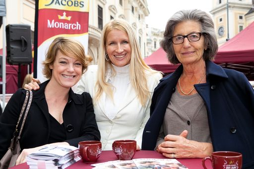  http://www.apa-fotoservice.at/galerie/2942 Im Bild v.l.n.r.: Elke Winkens (Schauspielerin), Claudia Stöckl
(Moderation, Markenbotschafterin), Cecily Corti (Leiterin
VinziRast-CortiHaus)