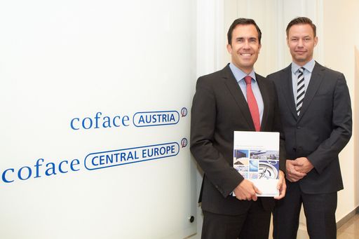 http://www.apa-fotoservice.at/galerie/2951
Im Bild v.l.n.r. Coface Country Manager Oliver Krupitza und Vorstandsmitglied Christian Berger