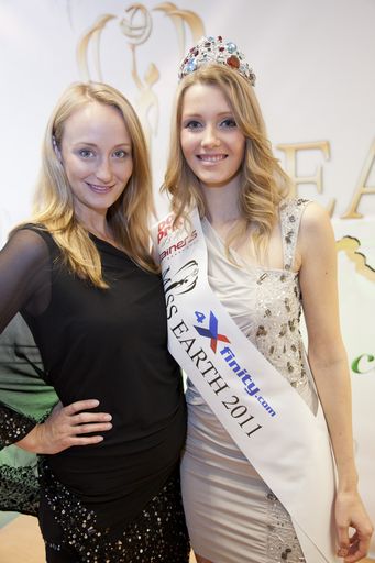 GF Sina Schmid mit der österreichischen Miss Earth 2011 Lisa Hanakamp
