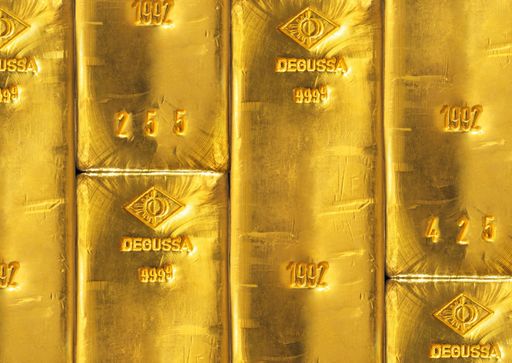 Vorschau Bild von 12,5 KG Degussa Goldbarren, Die Degussa Barren werden von Scheideanstalten in der Schweiz hergestellt, die bei der London Bullion Market Association LBMA zertifiziert sind und so höchste Standards an Reinheit und Qualität garantieren. Degussa Goldhandel, Frankfurt. Die Verwendung dieses Bildes ist für redaktionelle Zwecke honorarfrei. Veröffentlichung bitte unter Quellenangabe: "Degussa Goldhandel GmbH"