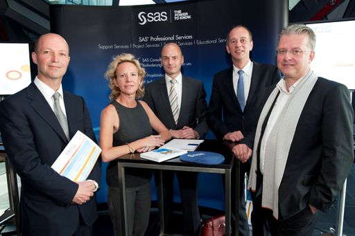 Im Bild v.l.n.r.: Tommy Drummond (SAS), Astrid Bohé (Accenture), Dietmar Kotras (SAS), Gerhard Altmann (SAS), Christian Gansch copyright: SAS Austria