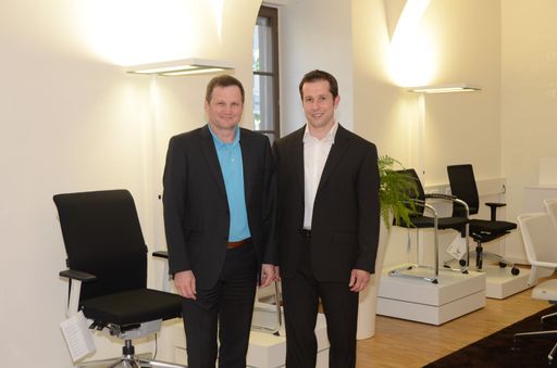  http://www.apa-fotoservice.at/galerie/2968
Herr Karl Leitner, Geschäftsführer FLW Wels und Herr Kurt Lösch, Geschäftsstellenleiter bcomplete by FLW Steiermark