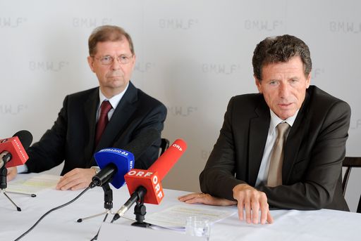 Minister Töchterle und FHK-Präsident Holzinger präsentieren Ausbaupläne - Bund investiert mehr als 40 Millionen Euro