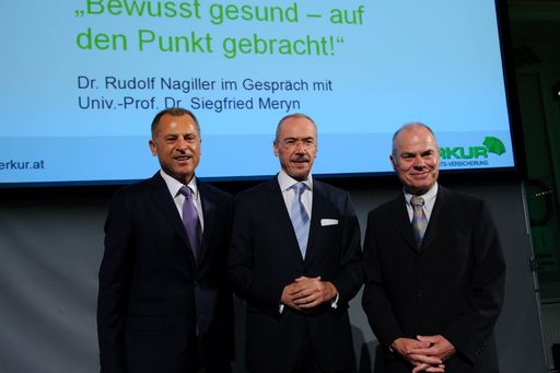 http://www.apa-fotoservice.at/galerie/2964/
Im Bild v.l.n.r.: Merkur Vers. AG Generaldir. Komm.-Rat Alois Sundl, Univ. Prof. Dr. Siegfried Meryn, Dr. Rudolf Nagiller