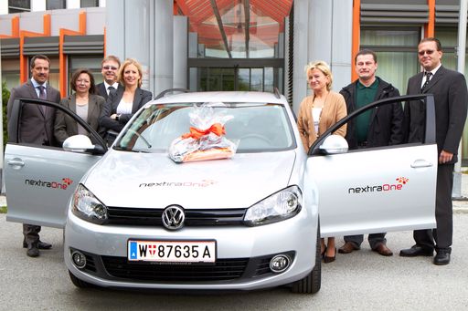 http://www.apa-fotoservice.at/galerie/2977 v.l.n.r. Alexander Schauer MBA, Financial Director LeasePlan Österreich, Mag. Inge Haslehner, Senior Key Account Manager, LeasePlan Österreich, Mag. Leopold Rosska, CFO NextiraOne, Mag. Eva-Maria Huysza, Director HR,NextiraOne, Adele Windischberger, Fuhrparkmanagement NextiraOne, Martin Hammer, NextiraOne und Martin Domkowitsch, Markenleiter Porsche Pragerstraße