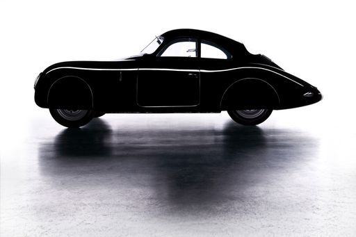 Die Porsche-Ausstellung Mython_Design_Innovation startet am 22.6. (bis 18.11.) und wird im Sommer zur weiteren Beschleunigung im Linzer Tourismus beitragen.
www.porsche-ausstellung.at