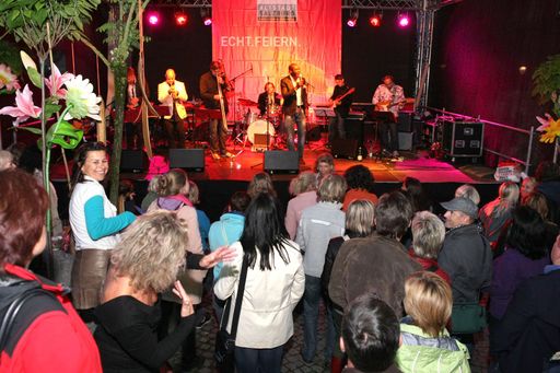 Vorschau Bild von 7 Bühnen und 30 Bands sorgen für musikalische Highlights am Universitäts-Altstadtfest