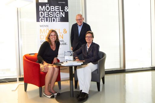 http://www.apa-fotoservice.at/galerie/2991/
Personen im Bild v.l.n.r. Karin Witasek (Center-Managerin Stilwerk Wien), Dkfm. Heinz Hofer-Wittmann (Wittmann Möbelwerkstätten) und Anna M. Del Medico (Autorin)