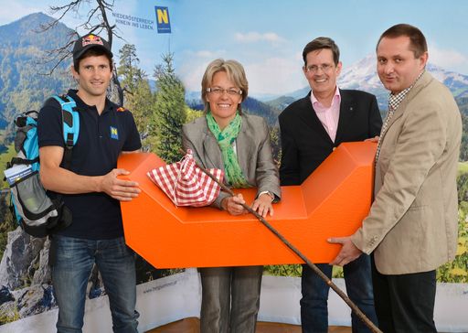 v.l.n.r.: Kilian Fischhuber (Österreichischer Staatsmeister im Bouldern), Tourismuslandesrätin Dr. Petra Bohuslav, Prof. Christoph Madl, MAS (Geschäftsführer Niederösterreich-Werbung), Mag. Andreas Purt (Geschäftsführer der Mostviertel Tourismus GmbH)