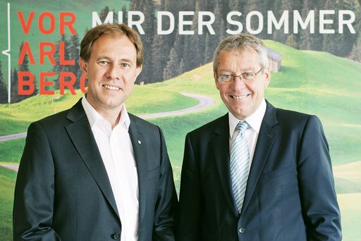 Nach dem Rekordsommer 2011 hat auch die vergangene Wintersaison Vorarlberg ein historisches Ergebnis beschert. Dir. Mag. Christian Schützinger (links) und LSth. Mag. Karlheinz Rüdisser (rechts).