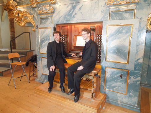 Im Mittelpunkt des Orgelzyklus ORGEL.FEST stehen drei international anerkannte Organisten: Michael Schöch, ARD-Preisträger 2011, Hannes Christian Hadwiger, Kirchenmusiker an der Pfarrkirche St. Nikolaus in Hall und Michel König.