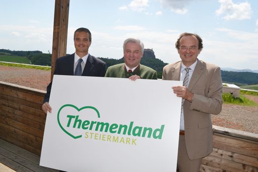 Vorschau Bild von (v.l.n.r.):  Mag. Gernot Deutsch (Obmann Thermenland Steiermark), LH-Stv. Hermann Schützenhöfer, Georg Bliem (Direktor Steiermark Tourismus)