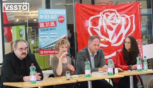 Die Diskutant_innen während der Debatte