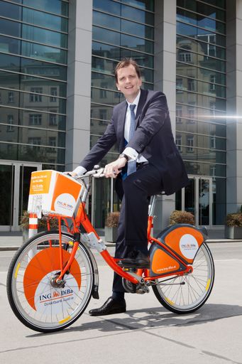 CEO Roel Huisman, sichtlich begeistert von der ersten Ausfahrt mit dem Citybike