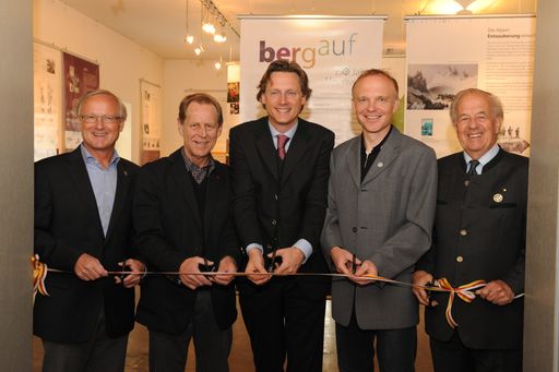 v.l.n.r.: OeAV Sektion Klagenfurt Karl Selden, Bürgermeister Heiligenblut Josef Schachner, Dr. Johannes Hörl Vorstand Großglockner Hochalpenstraßen AG, Dr. Christian Wadsack Präsident Österreichischer Alpenverein, Prof. DDr. Eberhard Stüber Ehrenpräsident des Naturschutzbundes