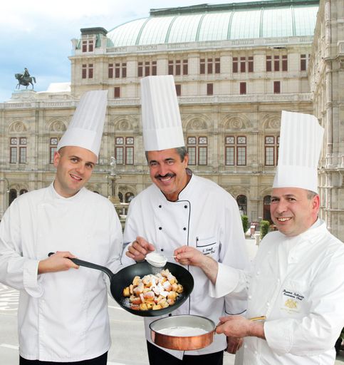  Wiens Top-Küchenchefs kochen auch heuer wieder für die UNICEF auf v.l.n.r. Alexander Raddatz (Le MéridienWien), Siegfried Kröpfl (Bristol) und Rupert Schnait (Imperial)