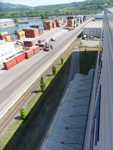 Vorschau Bild von Das ehemalige Quelle-Logistikzentrum am Linzer Donauhafen