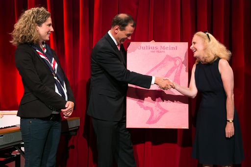 http://www.apa-fotoservice.at/galerie/3074
v.l.n.r.: Dr. Christina Rohla-Meinl (Director International Marketing ), Mag. Marcel Löffler (CEO Julius Meinl Industrieholding GmbH), Mag Jeannette Skrbensky-Meinl (Head of Green Coffee Purchasing)