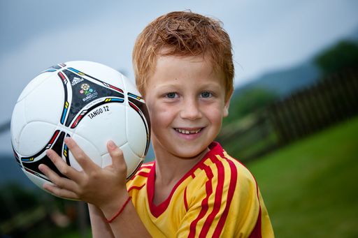  McDonald's Fußball Eskorte: Benedikt Aichinger aus Kärnten ist beim Viertelfinalspiel der UEFA EURO 2012 in Warschau live dabei.