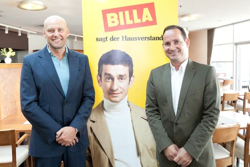  http://www.apa-fotoservice.at/galerie/3100/
Im Bild v.l.n.r.: Volker Hornsteiner (Vorstandssprecher der BILLA AG), Josef Siess (Vorstand der BILLA AG)
