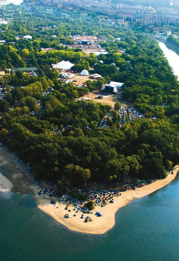 Vorschau Bild von Sziget Festival Luftaufnahme Hochformat